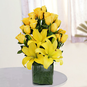 Vase Arrangement of Yellow Roses and Lilies 